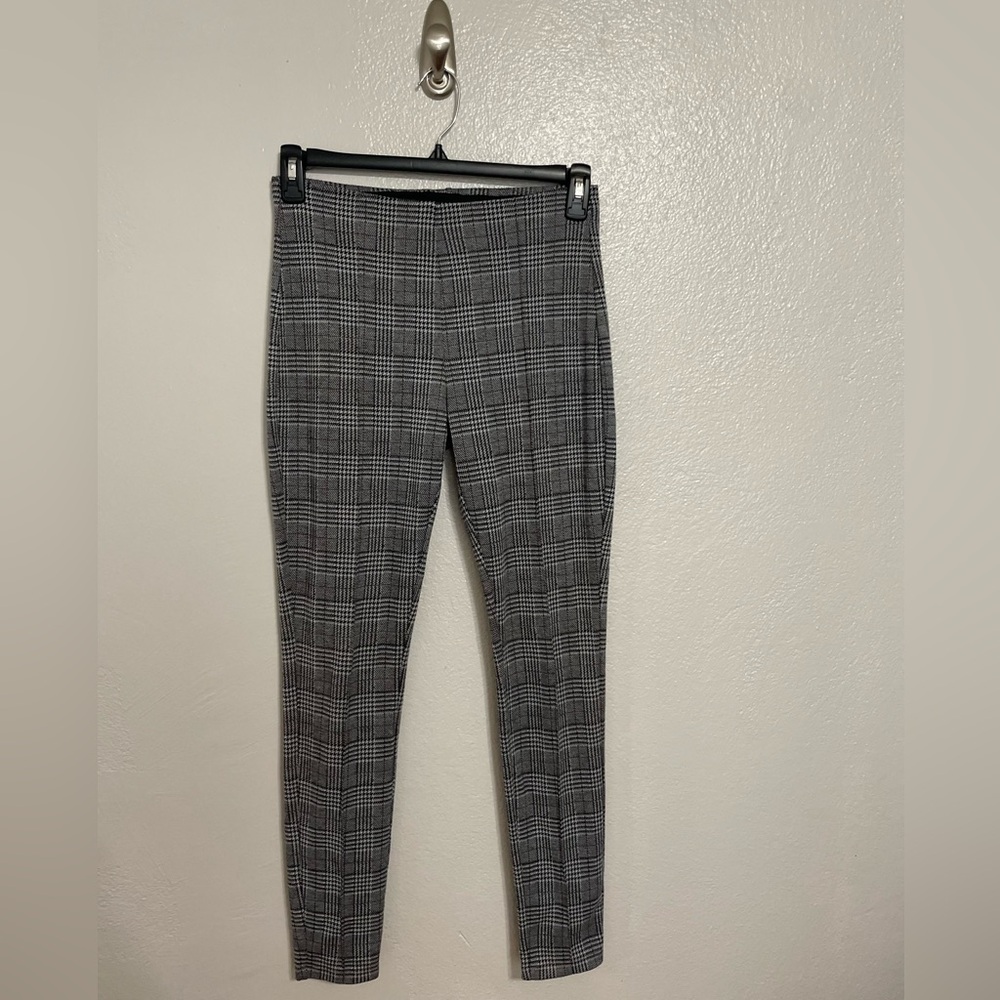 Tahari Black and Gray Houndstooth Dress Pants